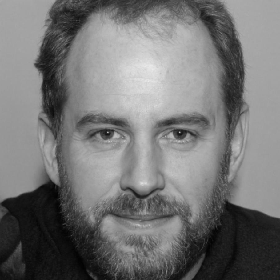 Carlos Menéndez - Director Artístico